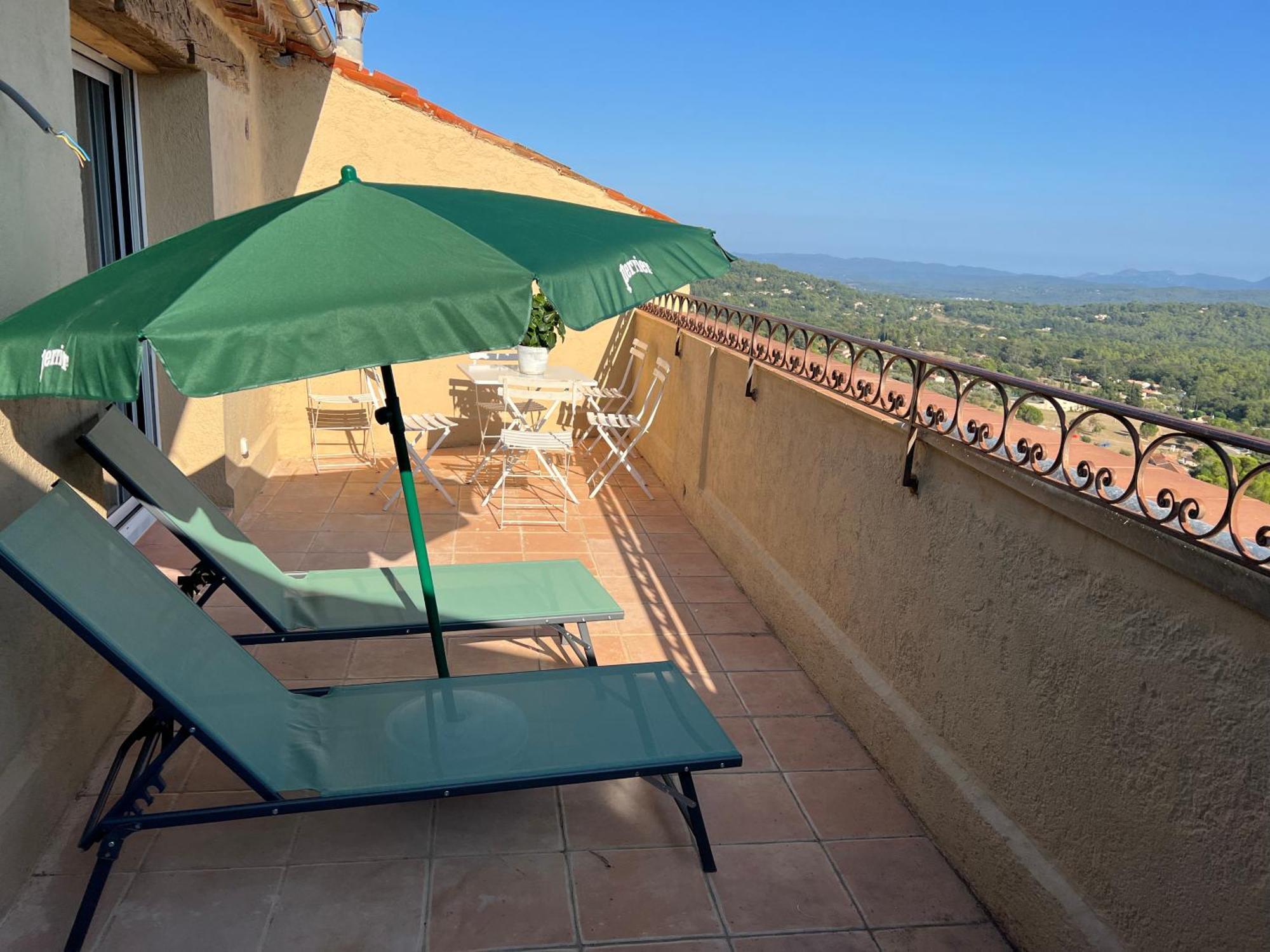 Au Coeur De Seillans, Charmant Logement, Grande Terrasse Et Panorama Buitenkant foto